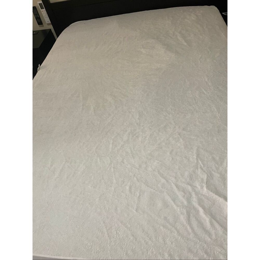 Protect-a-bed protective cover for full size bed 54x75x14” polyester/cotton
